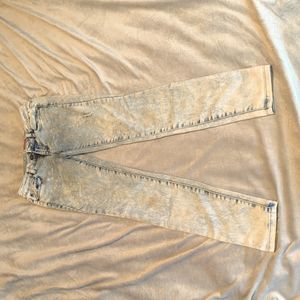 Distressed jeggings